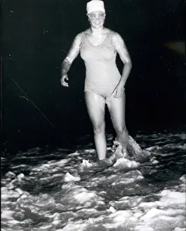 Leonora: Swimming - Diving