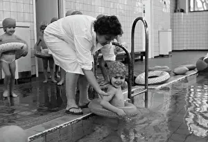 Instructor: Swimming pool for kids