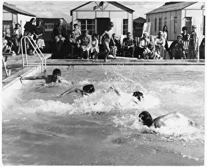 Deckchairs: SWIMMING RACE