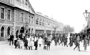 Swindon: Swindon, Men Leaving G.W.R. 1913