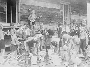 Mops: SWISS HOLIDAY CAMP