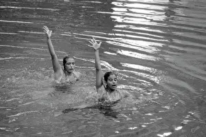 Tamara: Synchronized swimming