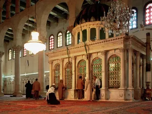 Pray: Syria. Great Mosque of Damascus. Interior