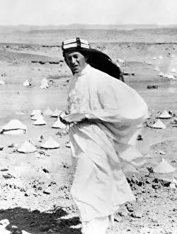 Liaison: T E Lawrence (Lawrence of Arabia)