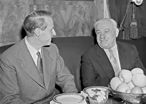 Inland: T. Heyerdahl visiting USSR