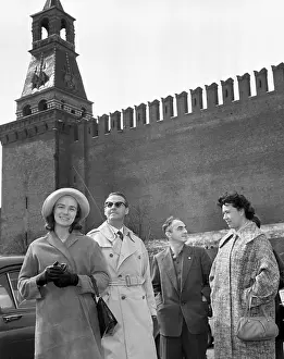 Adventurer: T. Heyerdahl visiting USSR