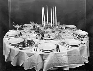 Gravy: TABLE FOR EIGHT