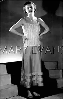 Underskirt: TAFFETA UNDERSKIRT 1936