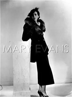 Flaring: TAILOR MADE 1930S