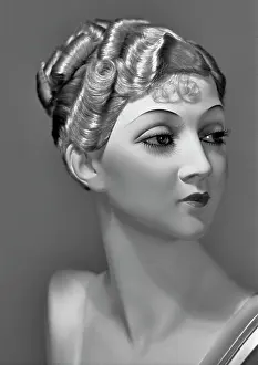 Eyelashes: Tailor's dummy, head and shoulders