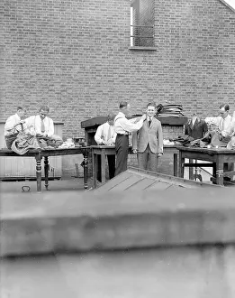 Heatwave: TAILORS WORKING OUTDOORS