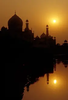 Mogul: The Taj Mahal at sunset, India