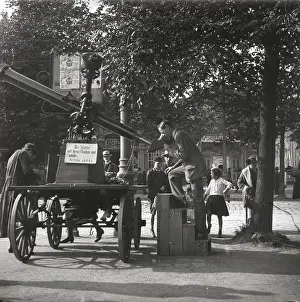 Wurstelprater: Taking a view through the telescope