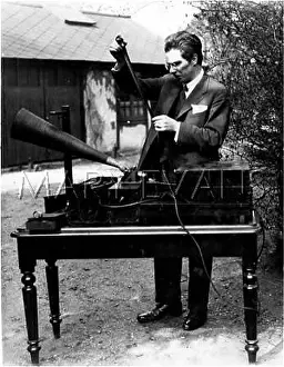 Talkies: TALKING MOVIE EQUIPMENT