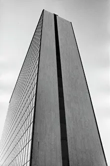 Windowless: Tall modern skyscraper building