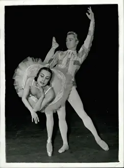 Commencing: Tamara Toumanova, Wladimir Oukhtomsky, rehearsing ballet
