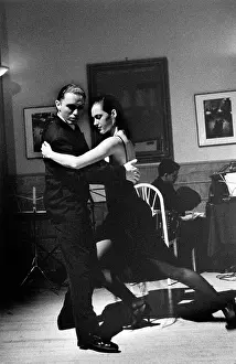 Jeanette Jones: Tango in New York - couple practising