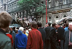 Confronted: Tank - soldiers - protest - Prague