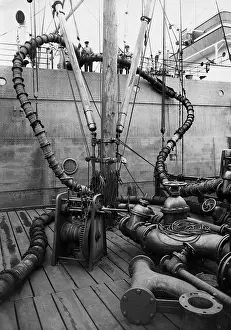Shipment: A tanker in the harbor of Hamburg, 1929