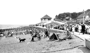 Tankerton: Tankerton, the Beach c1955