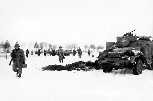Foxhole: US tanks and infantry on Bastogne front