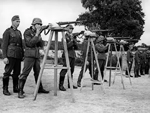 Gewehr: Target practice in the barrack yard