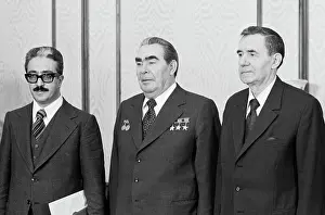 Aziz: Tariq Aziz visits Soviet Union