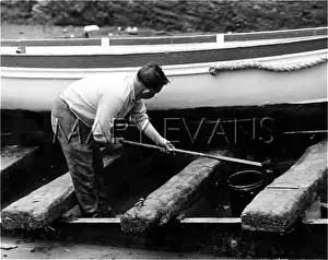 Tarring: TARRING A BOAT