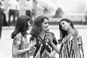 Tashkent: Tashkent girls, 1977