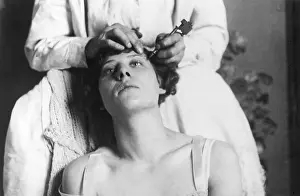 TATTOOING THE EYEBROWS