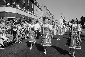 Walks: Tatu performance in Edinburgh