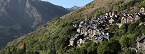Pyrenean: Taull village