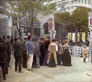 Volksprater: In front of the tavern