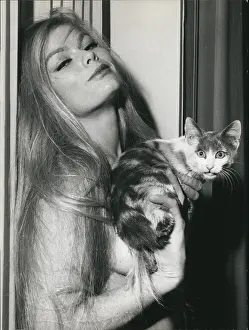 Promising: Tayna Berrill, German actress, with cat
