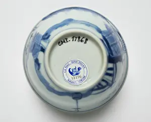 Hand Painted: Tea bowl, underside