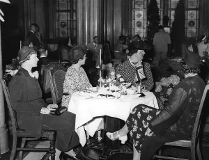 Lippert: Tea reception in the Berlin City Hall, 1939
