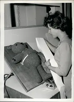 Anaesthetics: Teddy bear demonstrates breathing in babies, exhibition