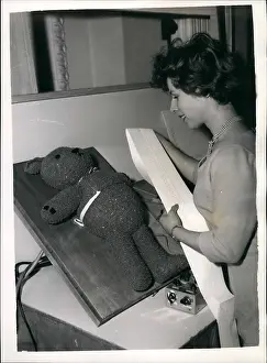 Anaesthetics: Teddy bear demonstrates breathing in babies, exhibition