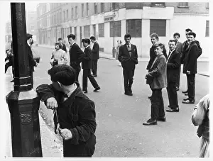 Lampost: TEDDY BOYS/LONDON/1956