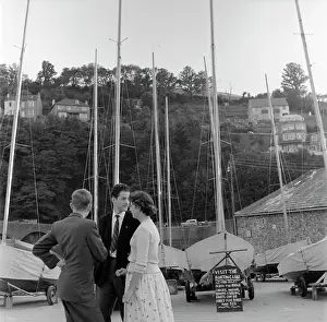 The Norman Synge Waller Budd Collection: Teenagers by the boating lake, Devon