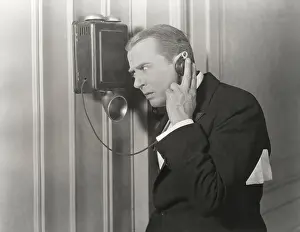 Ov2015: On the telephone