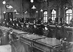 Chemnitz: Telephone operators in the central office Chemnitz, 1905