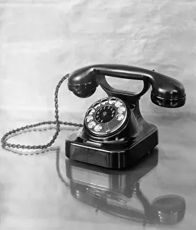 Bakelite: Telephone set, 1937