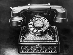 Elaborately: Telephone set of Pope Pius XI. 1930