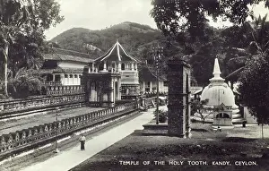 Kandy: Temple of the Holy Tooth - Kandy, Sri Lanka