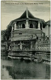 Kandy: Temple of the Holy Tooth - Kandy, Sri Lanka