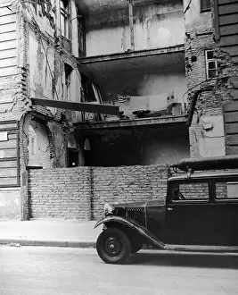 Photograpy: Temporary living house from the 40's
