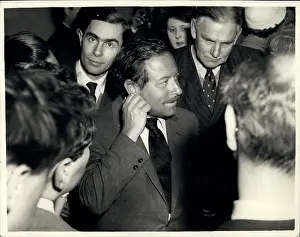 Camino: Tennessee Williams, American playwright, arrives in London