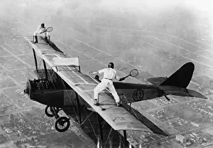 Bizzare: Tennis on a plane, 1925