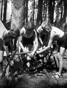 Hung: Tent camp for Jungmaedel, 1938